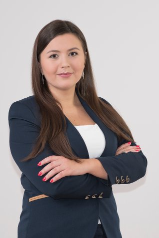 karolina bloch